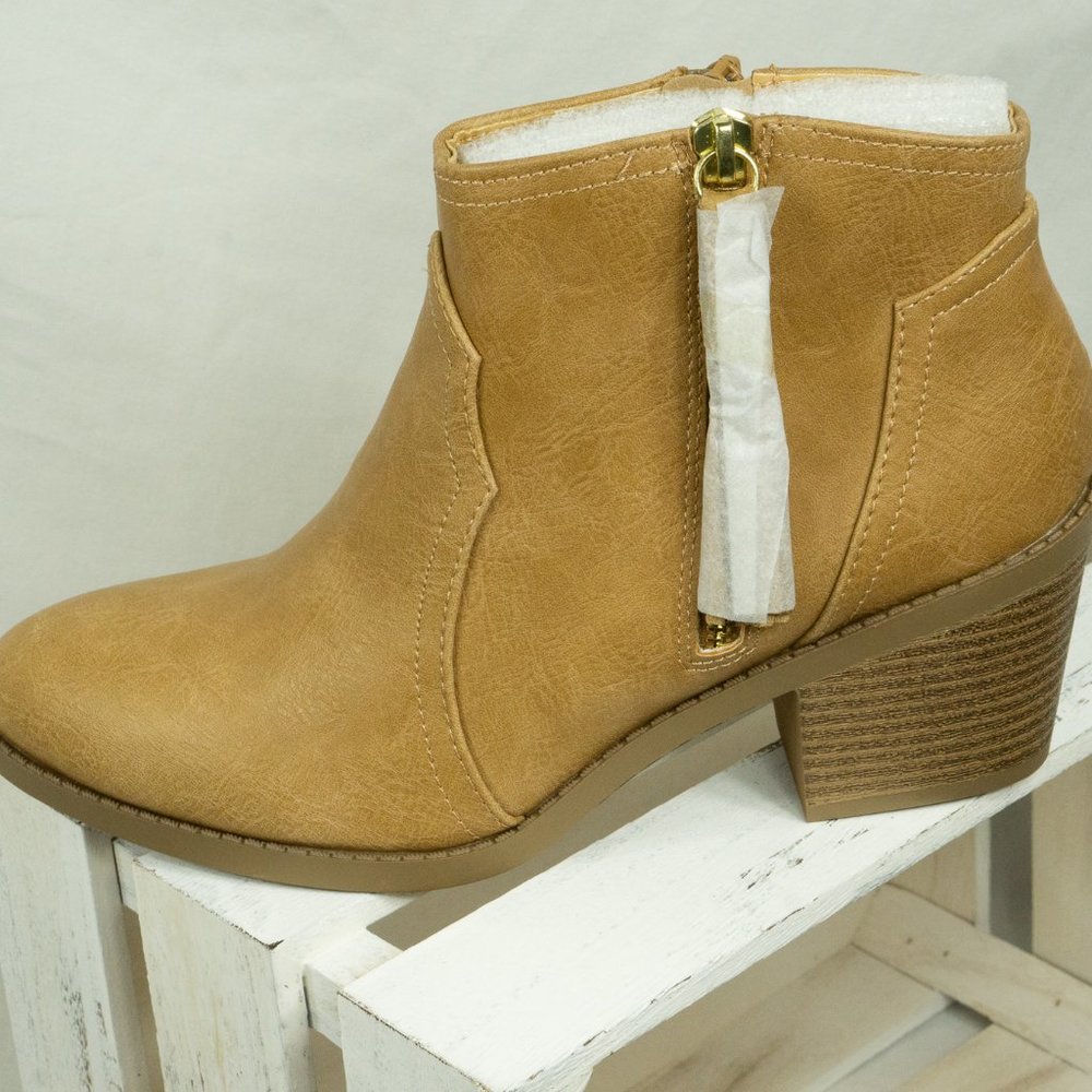 Soda Rowley Blond Ankle Booties